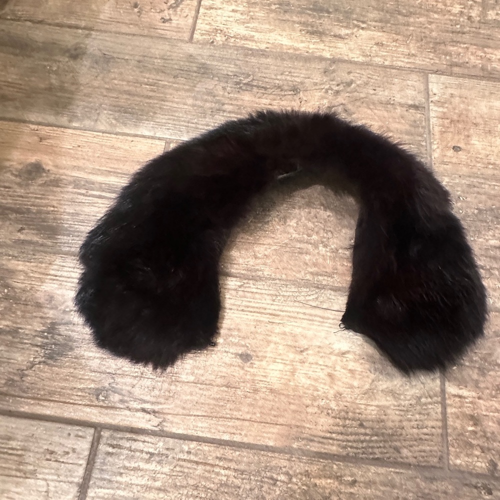 Black Faux Fur Collar - Picture 3 of 4